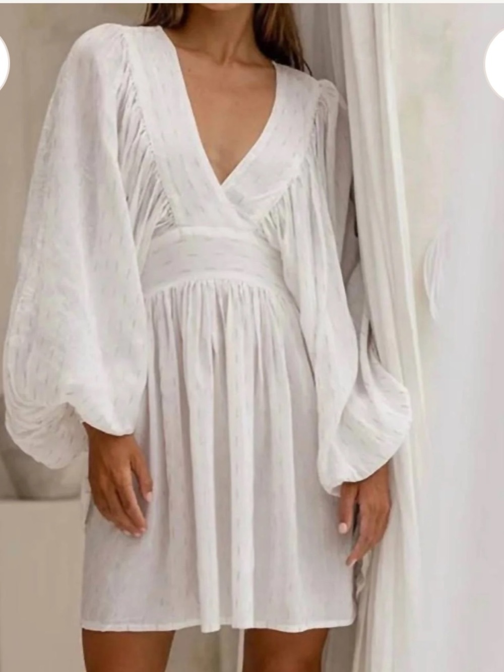 MISS JUNE JANICE BOHEMIAN MINI DRESS. GOLD FLECK LONG SLEEVE WHITE GOLD MEDIUM